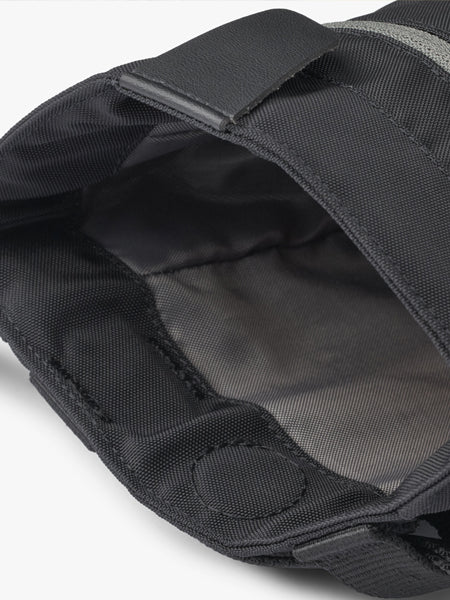 DOG-Copenhagen-sac-a-friandises-pour-chien-go-explorer-treat-bag-noir