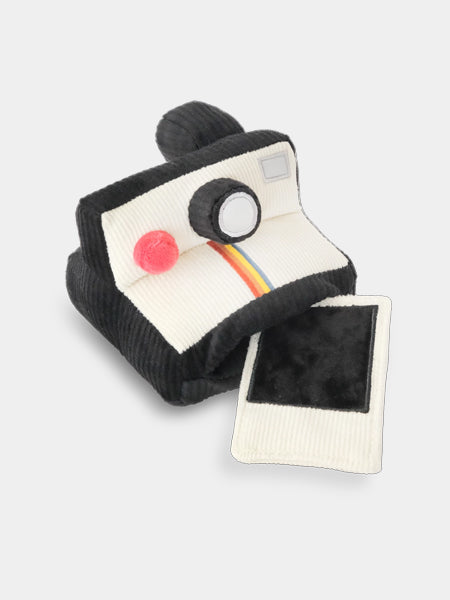 Lambwolf-Collective-jouet-design-minimalist-pour-chien-appareil-photo