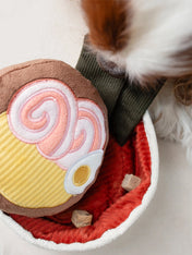 Lambwolf-Collective-jouet-design-minimalist-pour-chien-ramen
