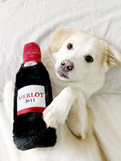     zippy-paws-peluche-pour-chien-bouteille-de-vin-rouge